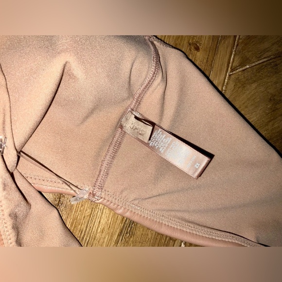 Skims Faux Leather Bralette / top - 2x - NWT - Picture 11 of 11
